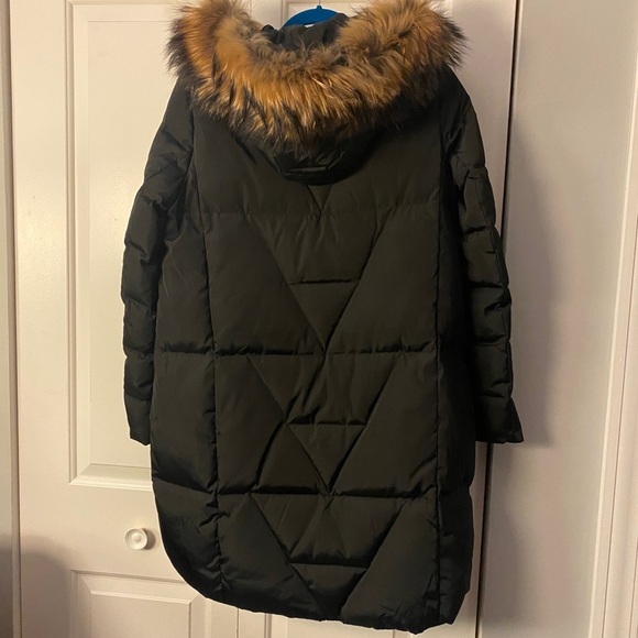 ❄️⛄️ Very Warm European Brand Down Coat with real fox fur - Picture 4 of 10